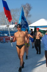 Открытие соревнований по зимнему плаванию (фото)