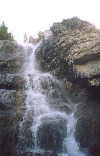 Водопад в долине реки Чуя (Алтай)