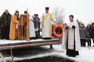 Беларусь, Гродно. Освящение воды на Крещение (фото)