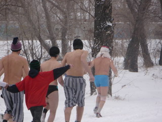 Омские моржи: Бежим не за рекордом, а за здоровьем! (фото)
