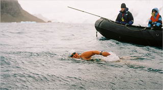   (Linne Cox) -      "open water swimming".  2002          "" , 1931 , 25  (. ).      "Swimming to Antarctica". Ÿ    ,   2011      .
