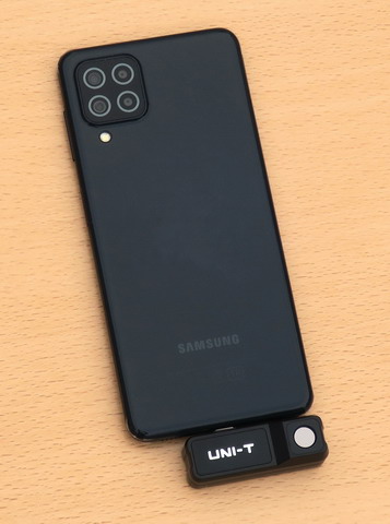Тепловизор UNI-T Uti120Mobile со смартфоном Samsung